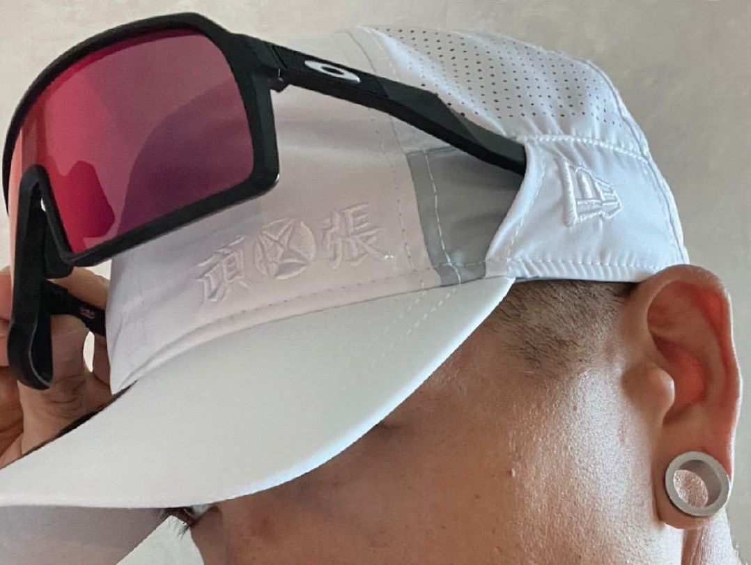 限量NEW ERA x 頑張刺繡logo白色運動帽